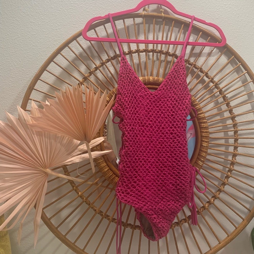 Acacia crochet Florence in Scarlet
